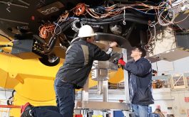 2018/03 - Sébastien Baratchart (IRAP/OMP) and Greg Barrick (CFHT) installing the SPIRou Cassegrain Unit at the Cassegrain focus of the CFH telescope (© S. Baratchart – OMP/IRAP)