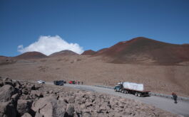 2018/01 - The truck transporting the SPIRou crates enters the paved Maunakea summit road leading to CFHT (©Z.Challita - IRAP/OMP)
