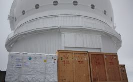 2018/01 - The second load of SPIRou crates is delivered at CFHT on Jan 25 (©Z.Challita - IRAP/OMP)