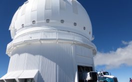 2018/01 - The first set of SPIRou crates is unloaded from the truck into CFHT (©M.Lacombe - IRAP/OMP)