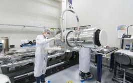 2017/12 - Packing the camera (©S.Chastanet - CNRS/OMP)