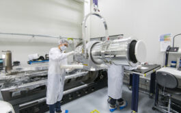 2017/12 - Packing the camera (©S.Chastanet - CNRS/OMP)