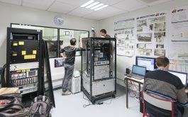 2017/12 - The OHP team dismounting the calibration unit (©S.Chastanet - CNRS/OMP)