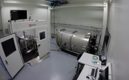 2016/10 - Cryostat in cooling phase at IRAP/P2IS plateform (note the SPIRou Cass module in the climatic chamber (©N.Striebig-CNRS/OMP)