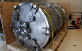 2015/09 - Cryostat delivery at NRC-H in Victoria/BC (©SPIRou team)