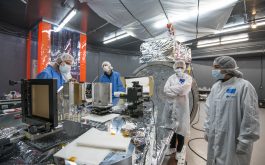 2018/02 - Focusing the SPIRou spectrograph by adjusting the pupil slicer and the fold mirror versus the off-axis parabola #1 (© S. Chastanet -CNRS/OMP)