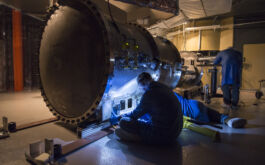 2018/02 - Adjusting the rails of the SPIRou cryogenic vessel (© S. Chastanet - CNRS/OMP)