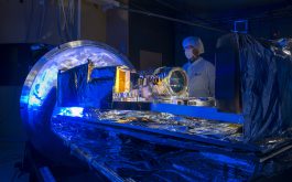 2018/02 - Overview of the fully-integrated SPIRou spectrograph with all optical components, before installing the active and passive shields (© S. Chastanet - CNRS/OMP)