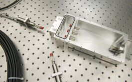 2016/04 - The Cassegrain section of the fiber link, featuring three fibers in their aluminum box (©S.Chastanet - OMP)