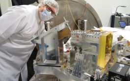 2017/01 - Les Saddlemyer at IRAP/OMP for
the SPIRou project (©Z.Challita, IRAP/OMP)