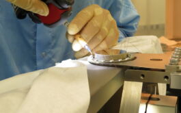 2016/08 - The Invar flexure bonding using fishing-lines as thickness gauges (©ACaillat-LAM)