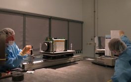 2016/09 - Alignment step on one of the parabola clear aperture (©ZChallita-IRAP/OMP)