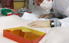 2016/04 - Visual inspection of one of the SPIRou ZnSe prism at NRC-H (©Z.Challita - IRAP/OMP)