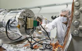 2017/03 - Checking the detector electronics (©S. Chastanet – CNRS/OMP)