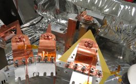 2017/03 - Cold straps and thermal probes bonded to the prisms and folding mirror (©V.Reshetov – NRC-H)