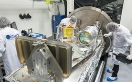 2017/03 - Preparation and cleaning of the spectrograph prior to closure (©S.Chastanet – CNRS/OMP)