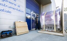 2016/09 - One of the vessel section unpacking
(©SChastanet-CNRS/OMP)